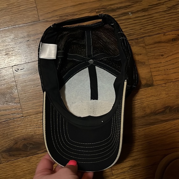 Jack Daniel's Trucker Hat Mens Adjustable Black Snapback Cap Mesh Logo Whiskey - Picture 7 of 10